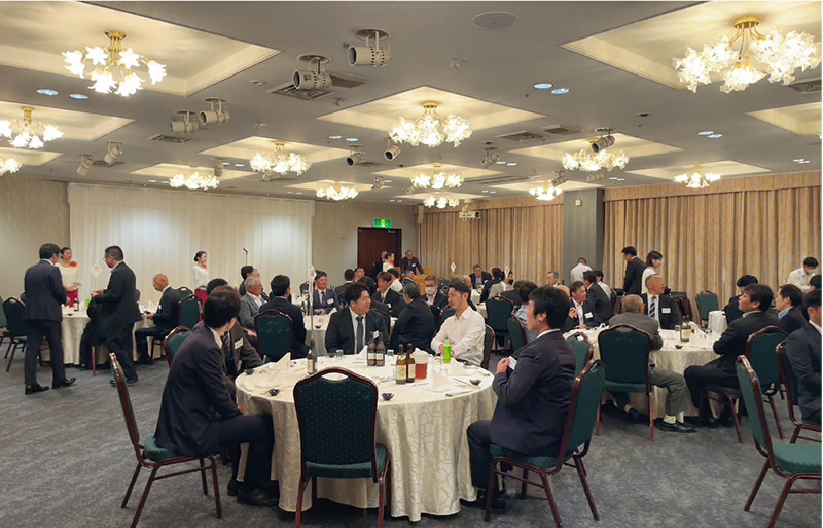 懇親会